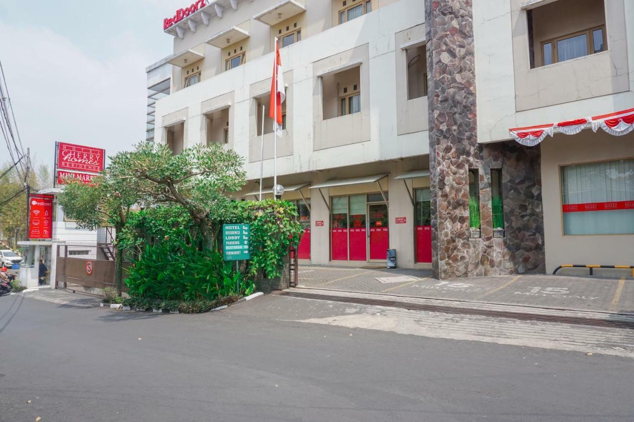 Residences By Reddoorz Near Maranatha University Bandung Exterior foto