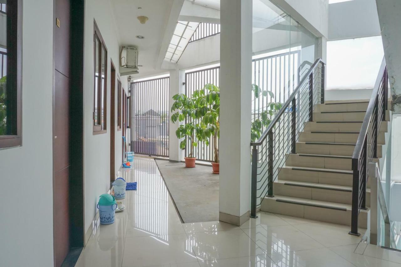 Residences By Reddoorz Near Maranatha University Bandung Exterior foto